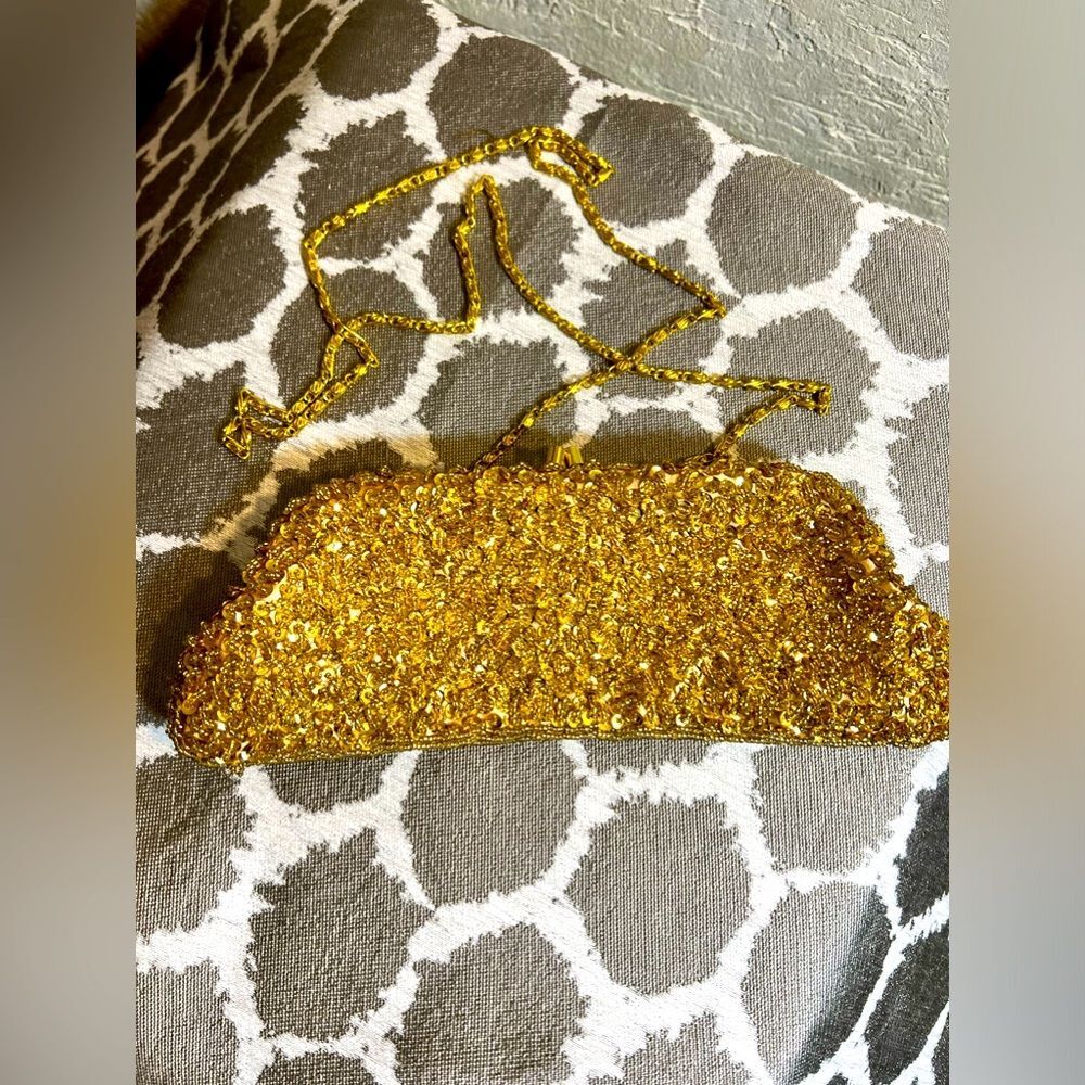 Vanessa vintage gold bag with chain- excellent condition for vintage bag-lovely